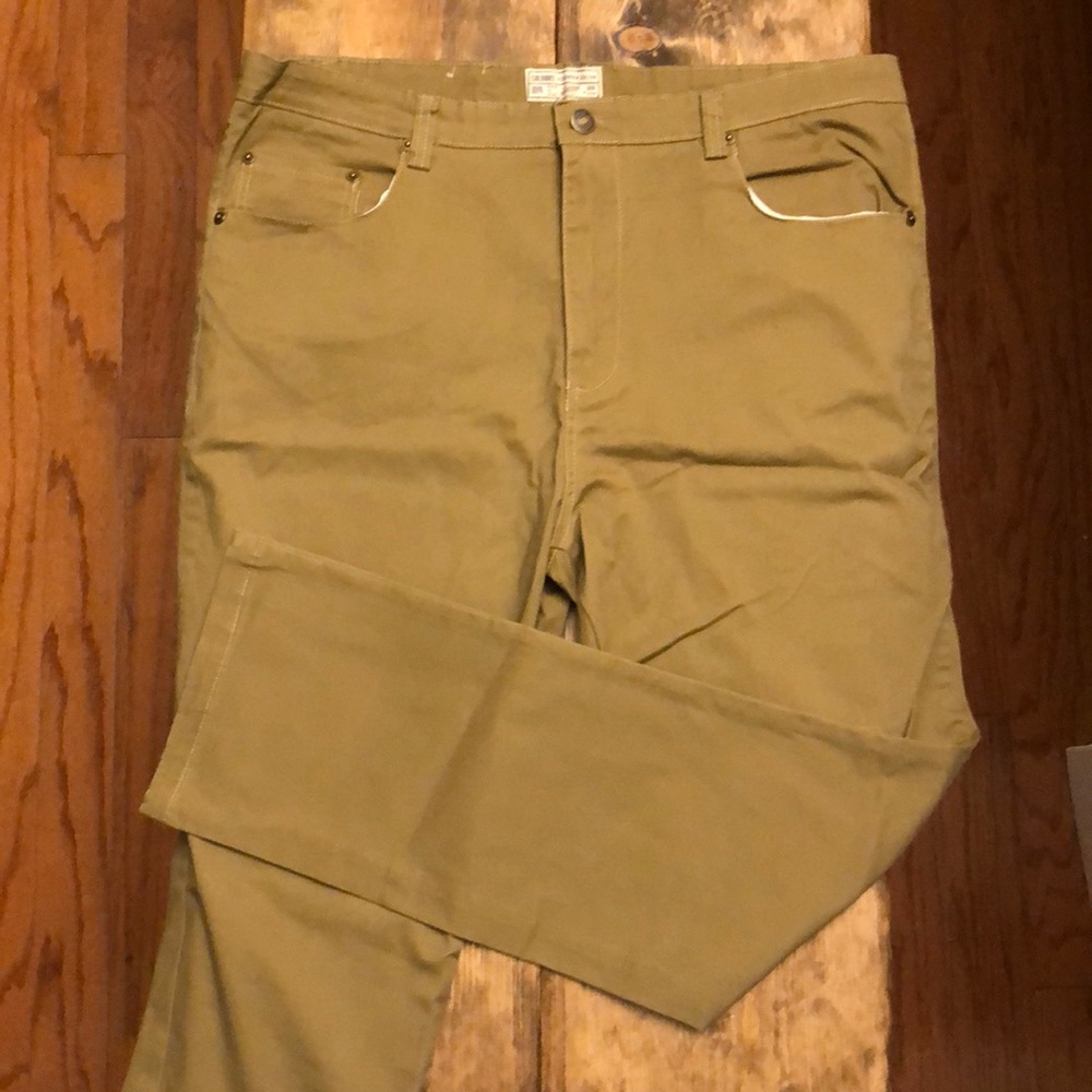 Coloures Alexander Julian stretch khakis